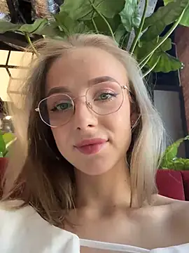 Snapshot of CaseyStar chatting on 02.27.25 CaseyStar online show from 02.27.25