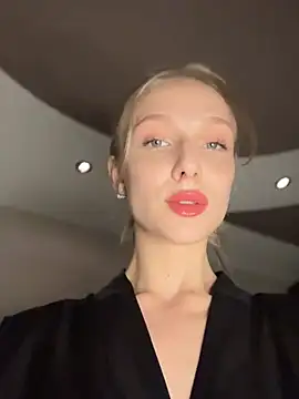 Snapshot of CaseyStar chatting on 03.08.25 CaseyStar online show from 03.08.25