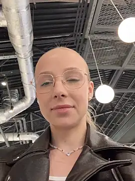 Snapshot of CaseyStar chatting on 03.17.25 CaseyStar online show from 03.17.25