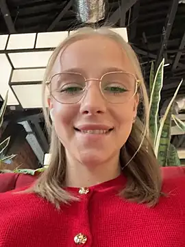 Snapshot of CaseyStar chatting on 03.22.25 CaseyStar online show from 03.22.25