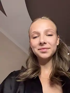 Snapshot of CaseyStar chatting on 09.12.25 CaseyStar online show from 09.12.25