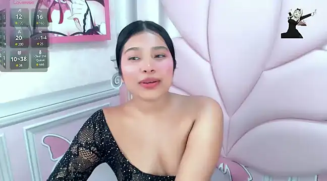 Snapshot of lauren_sofia19 chatting on 12.14.24 lauren sofia19 online show from 12.14.24