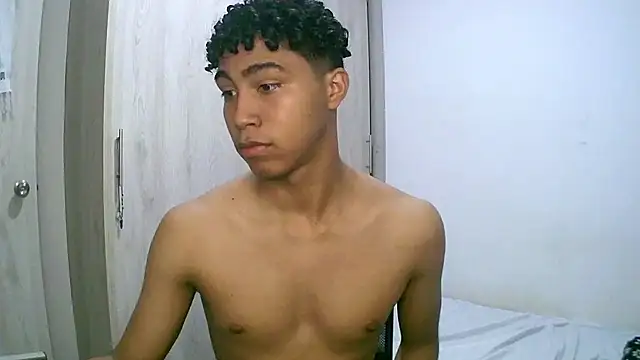 Snapshot of sexy_diamante_ chatting on 11.03.25 sexy diamante online show from 11.03.25