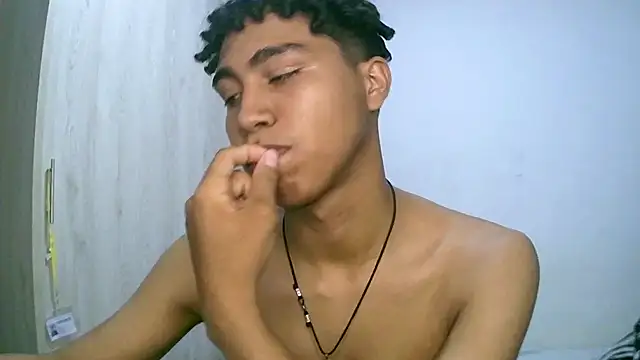 Snapshot of sexy_diamante_ chatting on 11.05.25 sexy diamante online show from 11.05.25