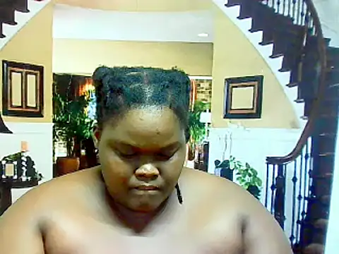 Snapshot of EbonyHotBuns chatting on 02.25.25 EbonyHotBuns online show from 02.25.25