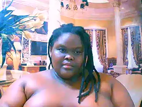 Snapshot of EbonyHotBuns chatting on 09.16.25 EbonyHotBuns online show from 09.16.25