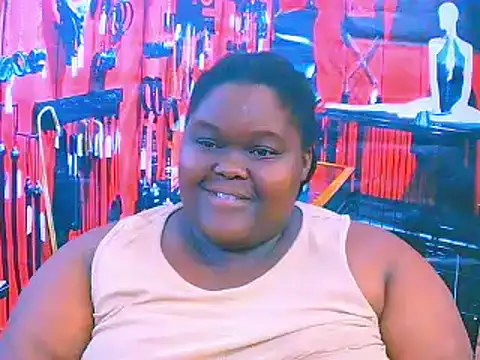 Snapshot of EbonyHotBuns chatting on 10.26.25 EbonyHotBuns online show from 10.26.25
