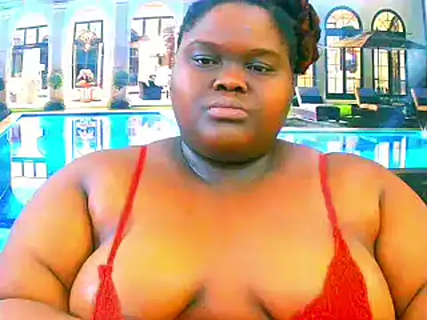 Snapshot of EbonyHotBuns chatting on 02.18.26 EbonyHotBuns online show from 02.18.26