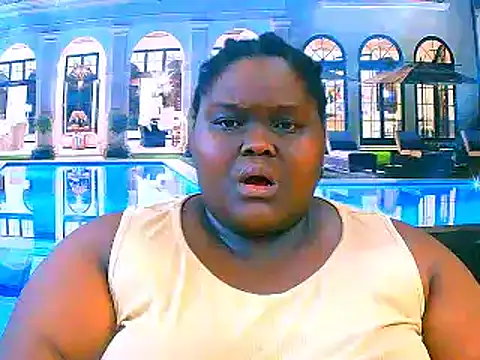 Snapshot of EbonyHotBuns chatting on 02.18.26 EbonyHotBuns online show from 02.18.26