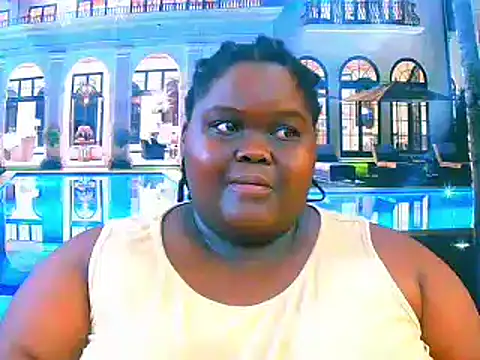 Snapshot of EbonyHotBuns chatting on 02.20.26 EbonyHotBuns online show from 02.20.26