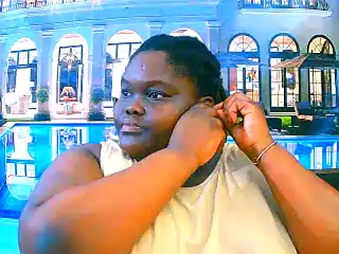 Snapshot of EbonyHotBuns chatting on 02.27.26 EbonyHotBuns online show from 02.27.26