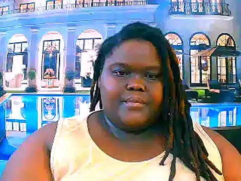 Snapshot of EbonyHotBuns chatting on 02.28.26 EbonyHotBuns online show from 02.28.26