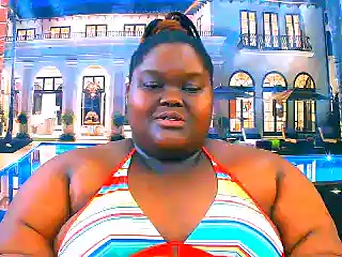 Snapshot of EbonyHotBuns chatting on 04.09.26 EbonyHotBuns online show from 04.09.26