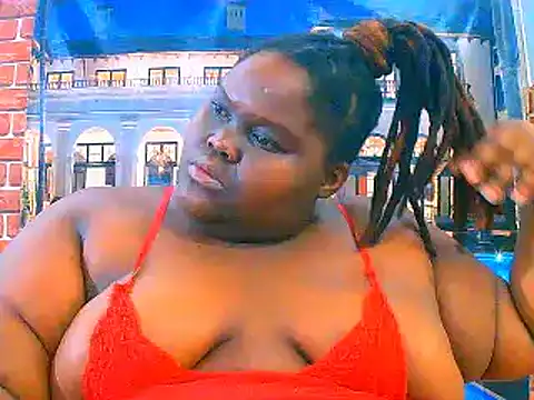 Snapshot of EbonyHotBuns chatting on 04.10.26 EbonyHotBuns online show from 04.10.26