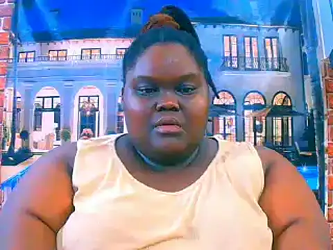 Snapshot of EbonyHotBuns chatting on 04.13.26 EbonyHotBuns online show from 04.13.26