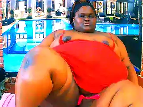 Snapshot of EbonyHotBuns chatting on 04.15.26 EbonyHotBuns online show from 04.15.26