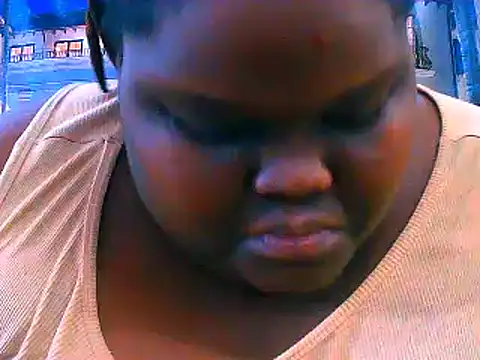 Snapshot of EbonyHotBuns chatting on 04.28.26 EbonyHotBuns online show from 04.28.26