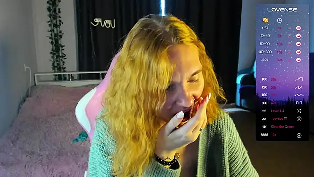 ReddHotPipper online show from 12.04.24