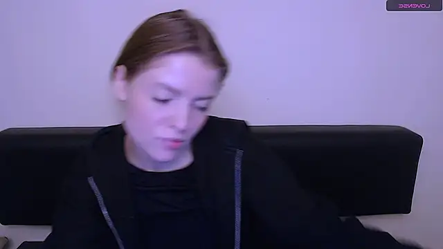 MissOliviaa  online show from 12.27.24