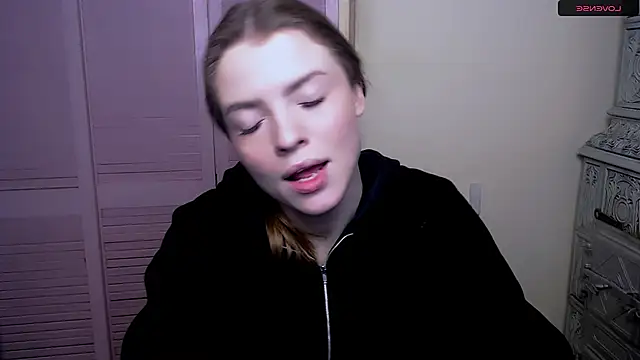 MissOliviaa  online show from 01.05.25