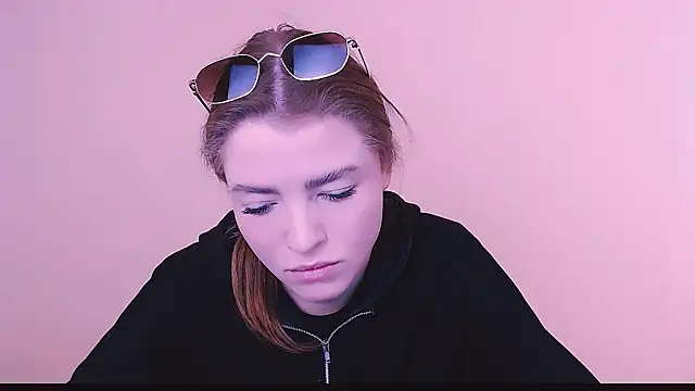 MissOliviaa  online show from 02.10.25