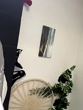 Snapshot of AlyssaHottv_ chatting on 10.02.25 AlyssaHottv online show from 10.02.25