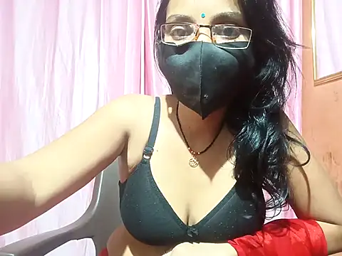 poojaxxx65 online show from 02.18.25