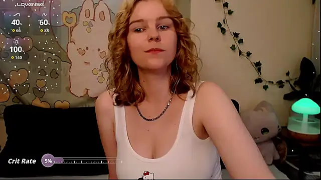 Snapshot of Moona_xx chatting on 05.05.26 Moona xx online show from 05.05.26
