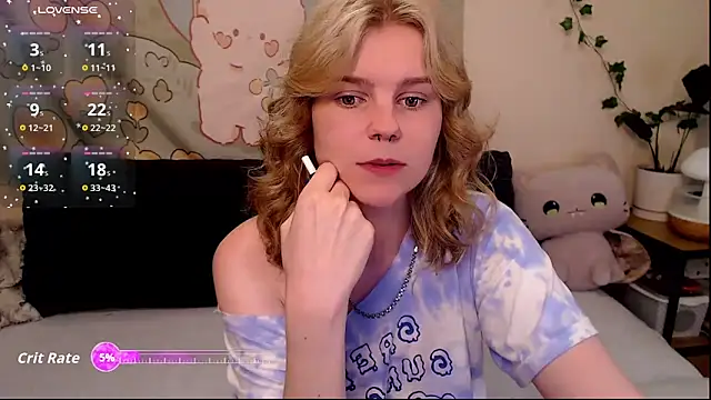 Snapshot of Moona_xx chatting on 06.18.26 Moona xx online show from 06.18.26