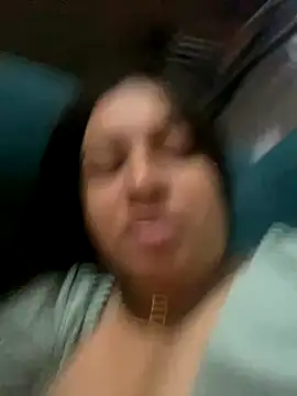 Snapshot of lalinha_sapeka chatting on 11.10.25 lalinha sapeka online show from 11.10.25