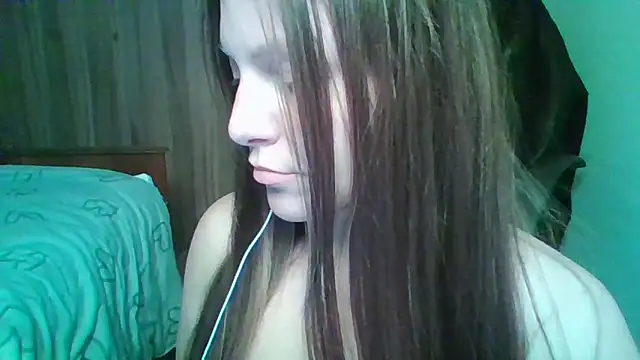 Snapshot of Evasapples chatting on 04.08.26 Evasapples online show from 04.08.26