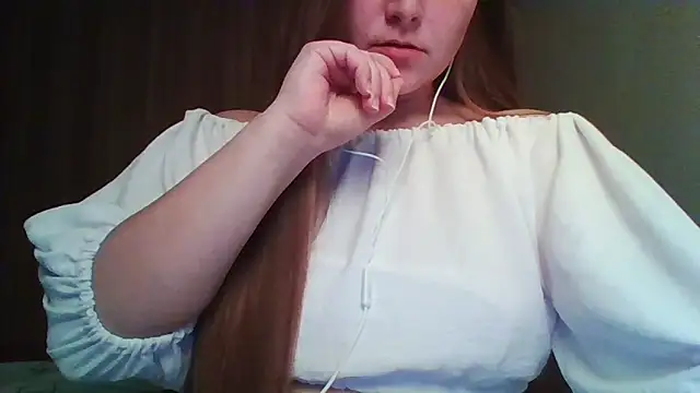 Snapshot of Evasapples chatting on 04.15.26 Evasapples online show from 04.15.26