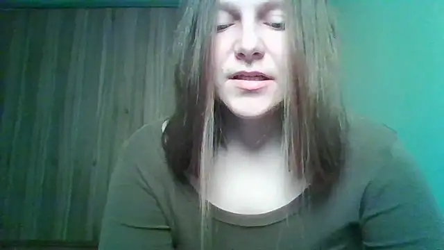 Snapshot of Evasapples chatting on 05.12.26 Evasapples online show from 05.12.26