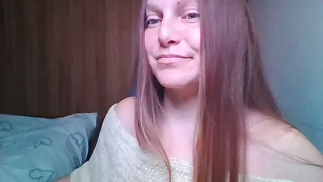 Snapshot of Evasapples chatting on 05.15.26 Evasapples online show from 05.15.26