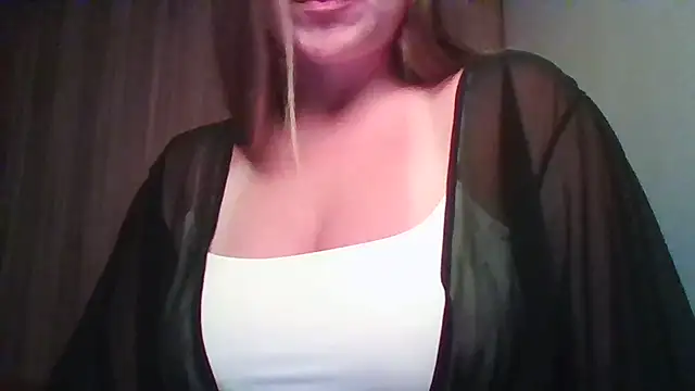 Snapshot of Evasapples chatting on 05.27.26 Evasapples online show from 05.27.26