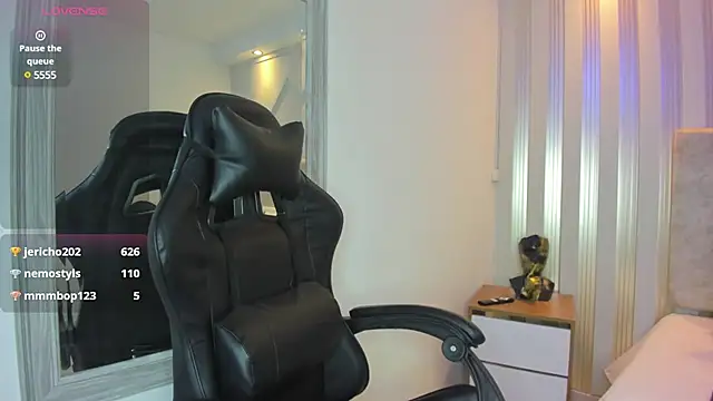 Tayra Pradit online show from 03.05.25