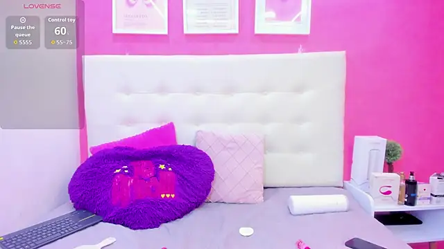 Snapshot of Realbadbxtch chatting on 01.05.26 Realbadbxtch online show from 01.05.26