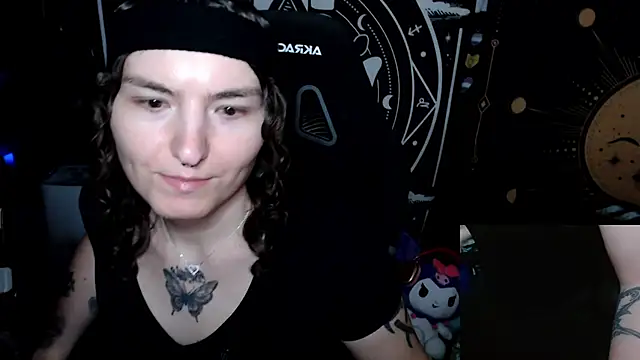 BrandiWRLD 999 online show from 10.04.25