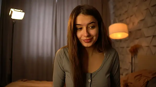 elisa moon online show from 02.15.26