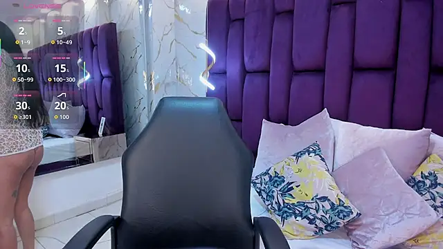 Snapshot of emma_carterr1 chatting on 04.26.26 emma carterr1 online show from 04.26.26