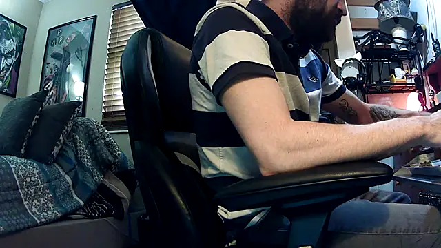 slutty guy12 online show from 02.23.25