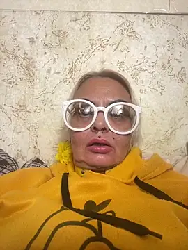 Gardener of Illusions online show from 11.18.25