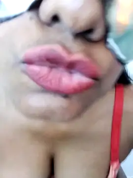 Snapshot of Zaraangle chatting on 11.12.25 Zaraangle online show from 11.12.25