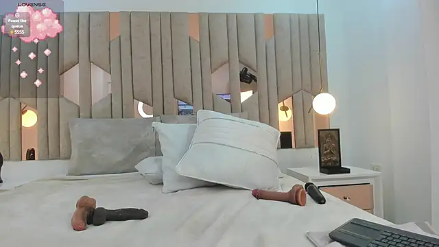 im nika  online show from 01.12.25