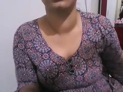 Snapshot of Sexy-Shalinii chatting on 10.07.25 Sexy-Shalinii online show from 10.07.25