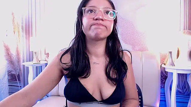 Snapshot of Gag_princeess chatting on 03.20.25 Gag princeess online show from 03.20.25