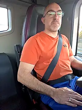 Snapshot of Crosss-23cm chatting on 11.12.25 Crosss-23cm online show from 11.12.25