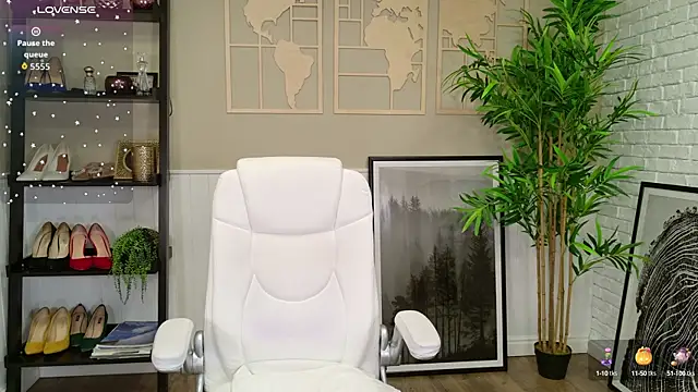 LadyLeea online show from 09.23.25