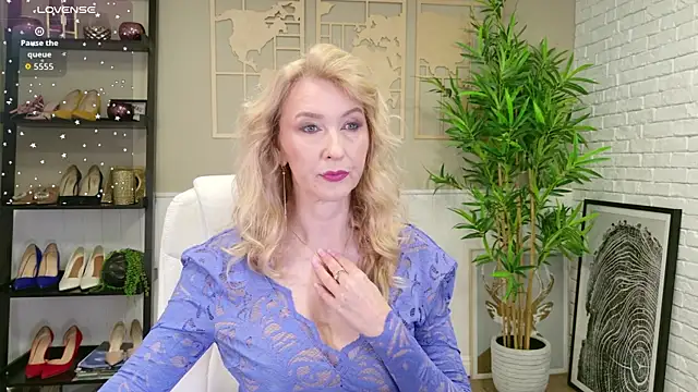 Snapshot of LadyLeea chatting on 05.25.26 LadyLeea online show from 05.25.26