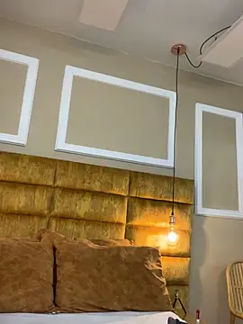 Snapshot of adarussell chatting on 03.08.25 adarussell online show from 03.08.25